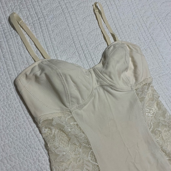 Talula/Aritzia lace side top size small - Picture 2 of 5